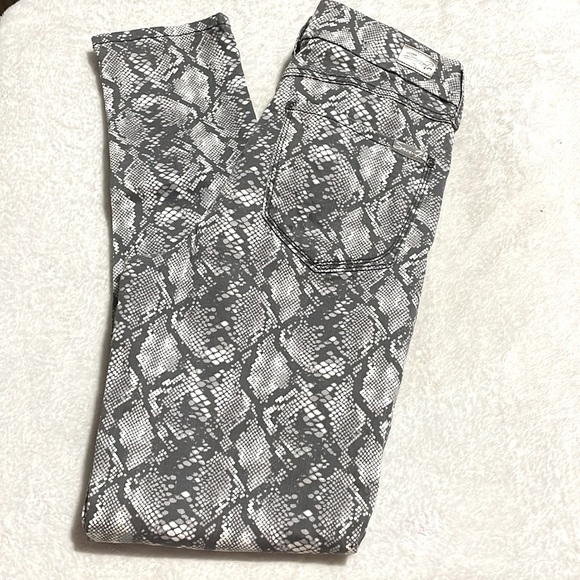 Seven7 Pants - Seven 7 Tummyless High Rise Skinny Snake Skin Print Pants